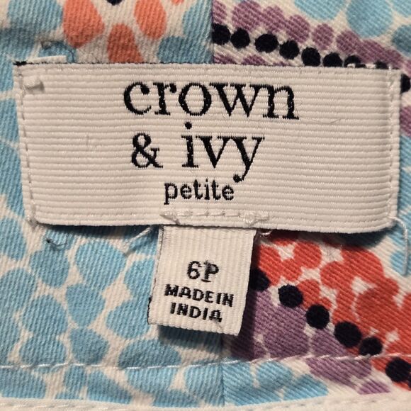 Crown and Ivy Petite Size 6P Blue Mosaic Print Shorts Scalloped Edge - Picture 3 of 5